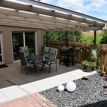 Ferienwohnung „Frosch“ Neukirchen-Balbini ภายนอก รูปภาพ